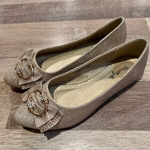 Elegant Gold Women's Flats